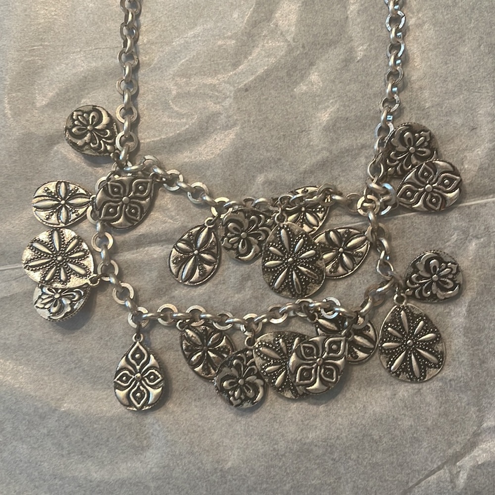 Reversible Necklace 🎉 - Picture 3 of 4